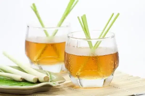 Fresh lemongrass and lemongrass tea